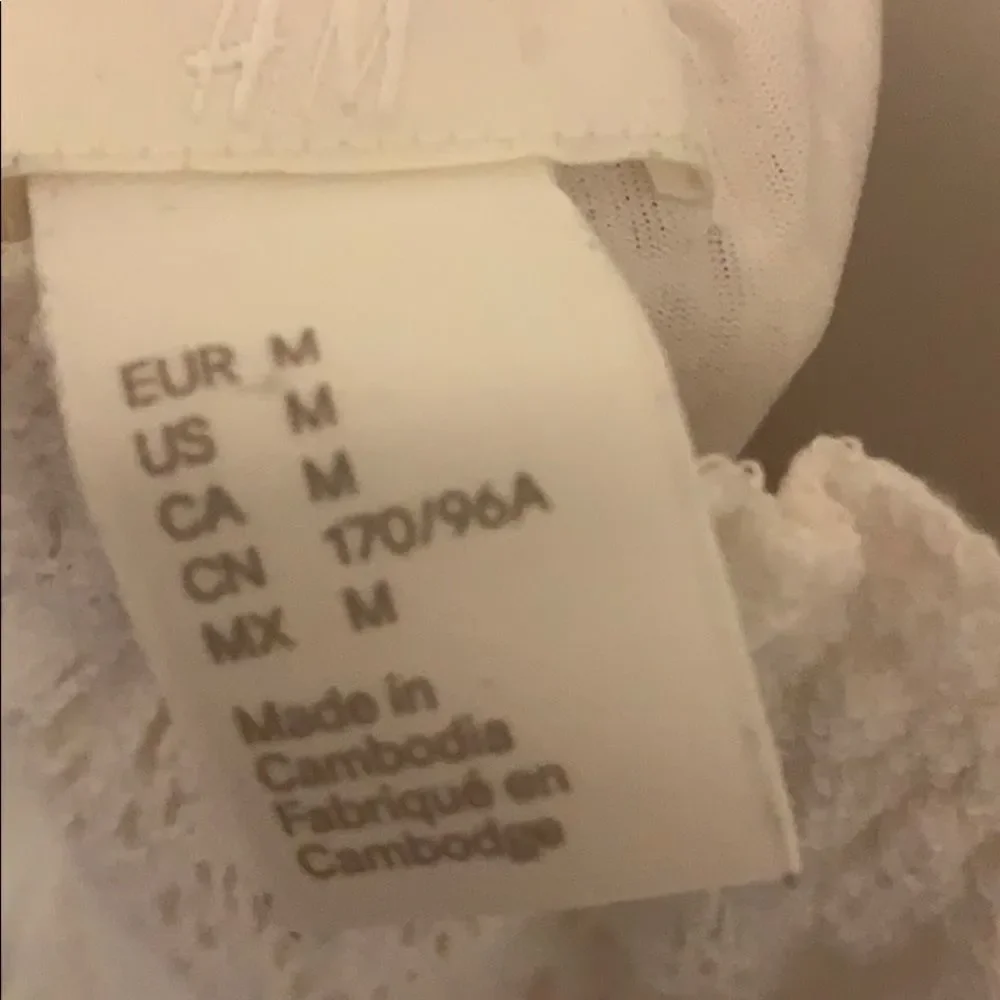 💗H&M Off Shoulder Top💗 - Picture 6 of 6